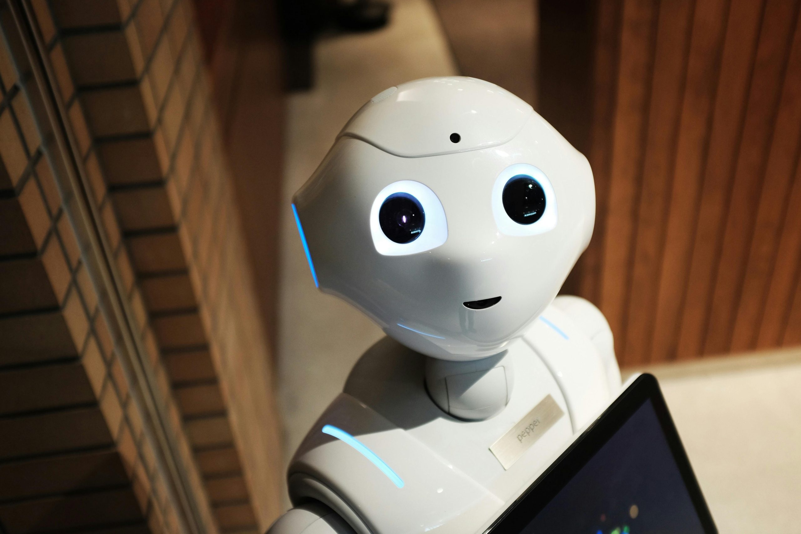 Mehatronika un robotika izraisa revolūciju rūpniecībā medicīnā un ekoloģijā.